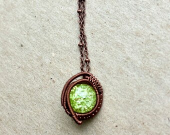 Wirewrapped Green Crackle Lampworked Glass Pendant - Glass Bead Jewelry - Wirewrapped Pendant - Copper Wire Weave Jewelry