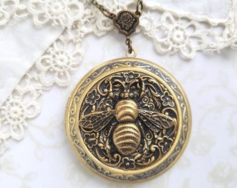 Large Bumble Bee Locket in Antiqued Gold Brass with a Floral Wreath, Photo Locket, Garden, Mothers Day, Queen Bee, Honey Bee, Beekeeper