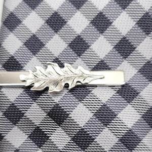 Silver Oak Leaf Tie Clip, Woodland Tie Bar, Father&#39;s Day, Gifts for Men, Wedding Party, Forest, Nature, Autumn, Fall, Winter, Groom