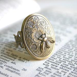 Bee Locket Ring Antiqued Brass Adjustable Filigree Ring Oval Photo Locket Hidden Message Woodland Boho Picture Queen Bee Ring image 5