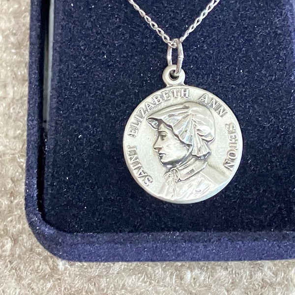 Saint Elizabeth Ann Seton zilveren hangertje met ketting