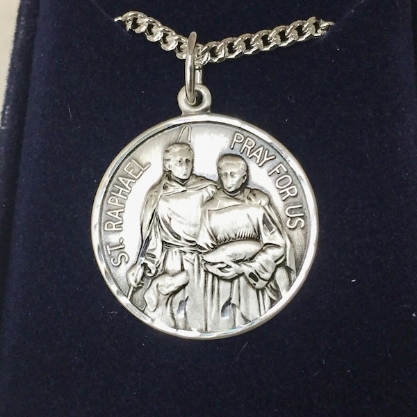 Pendentif et chaîne d'argent de Saint Raphael