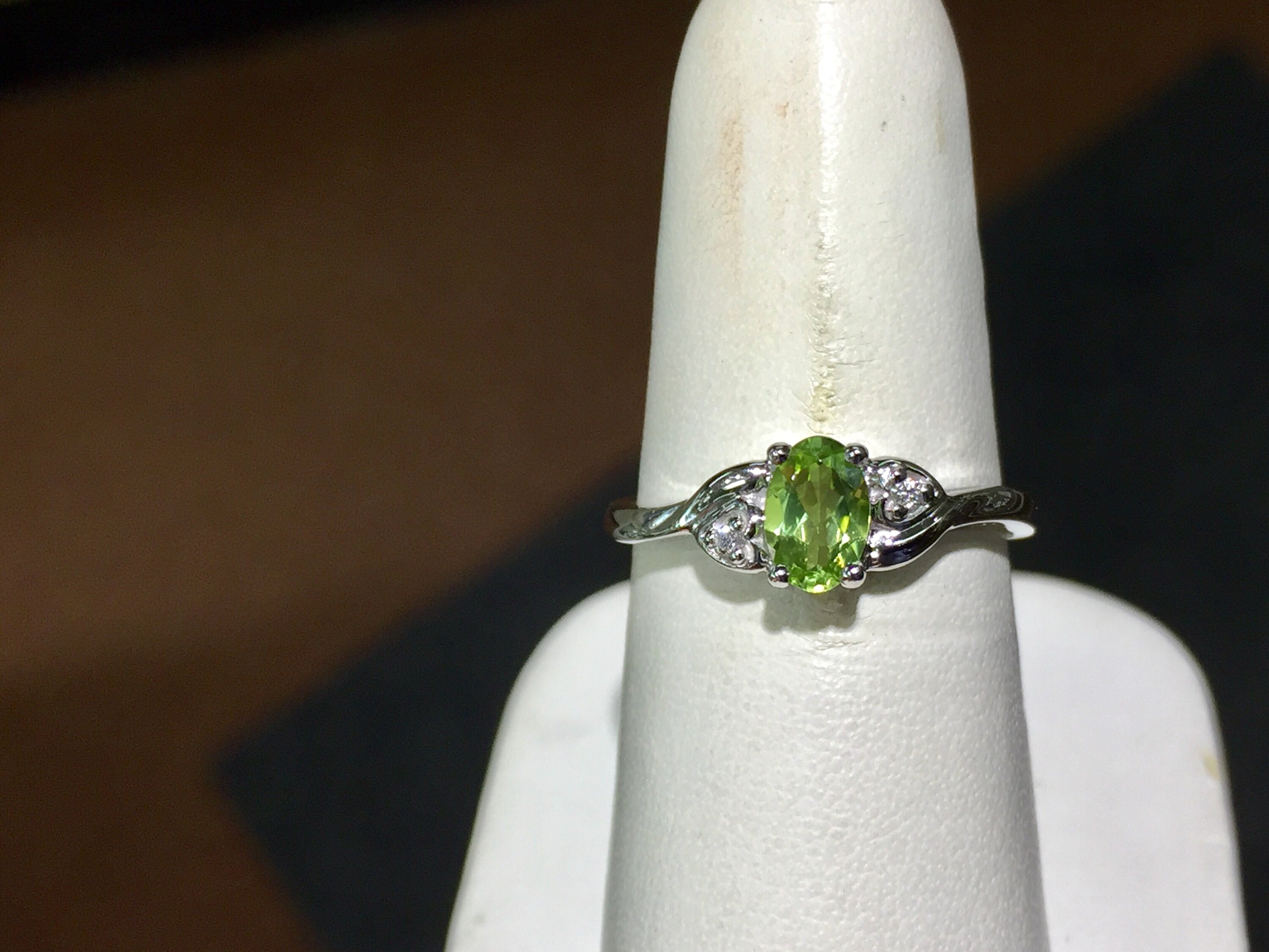 Peridot and white gold ring sale