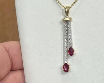 Colgante de oro natural de rubí y diamantes