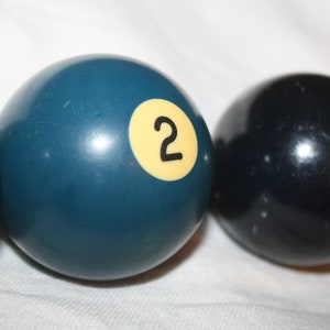 Vintage number 2 billiard ball pool ball solid blue ball Belgium image 5