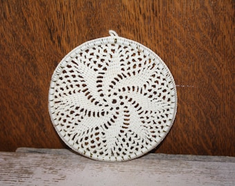 Vintage Cream Round DOILY Loop Pinwheel Design Wall Hanging