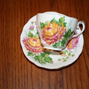 Vintage Gladstone Bone China Tea Cup & Saucer: Chrysanthemum Floral, Gold Trim