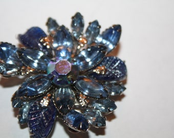 Vintage Brooch Pin Blue Iridescent Color Silver Metal Floral