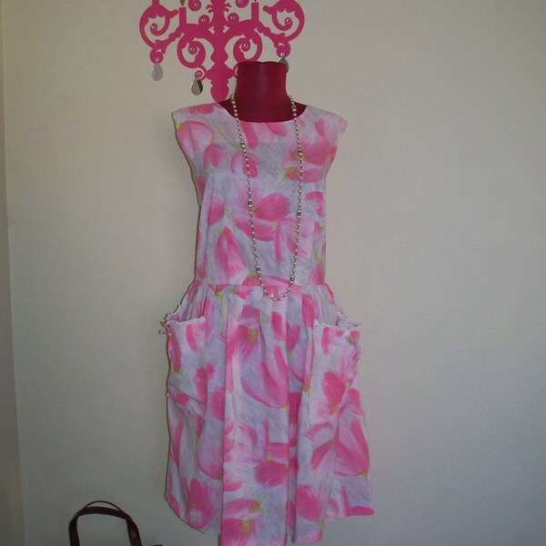 Vintage Sweet and Dreamy 50's 60's Pink Watercolor Floral Print with Bow Hip Pockets and Metal Zipper Day Dress L/XL