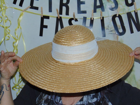 Vintage 1980's Large Brimmed Layered Straw Sun Be… - image 6