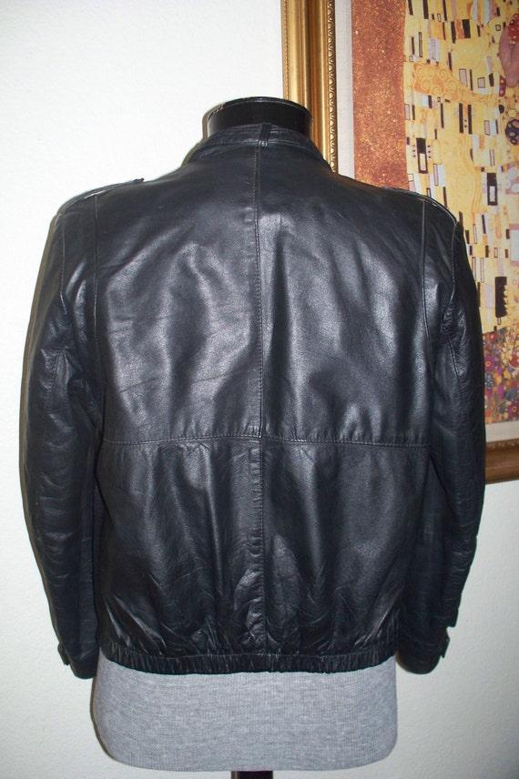 True Vintage Men's Blk Leather 70's " Step by Ste… - image 4