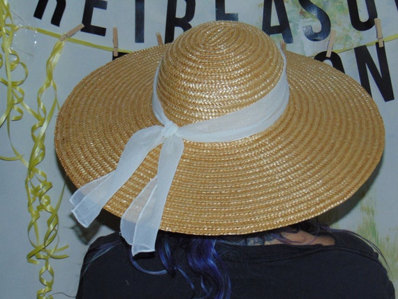 Vintage 1980's Large Brimmed Layered Straw Sun Be… - image 7