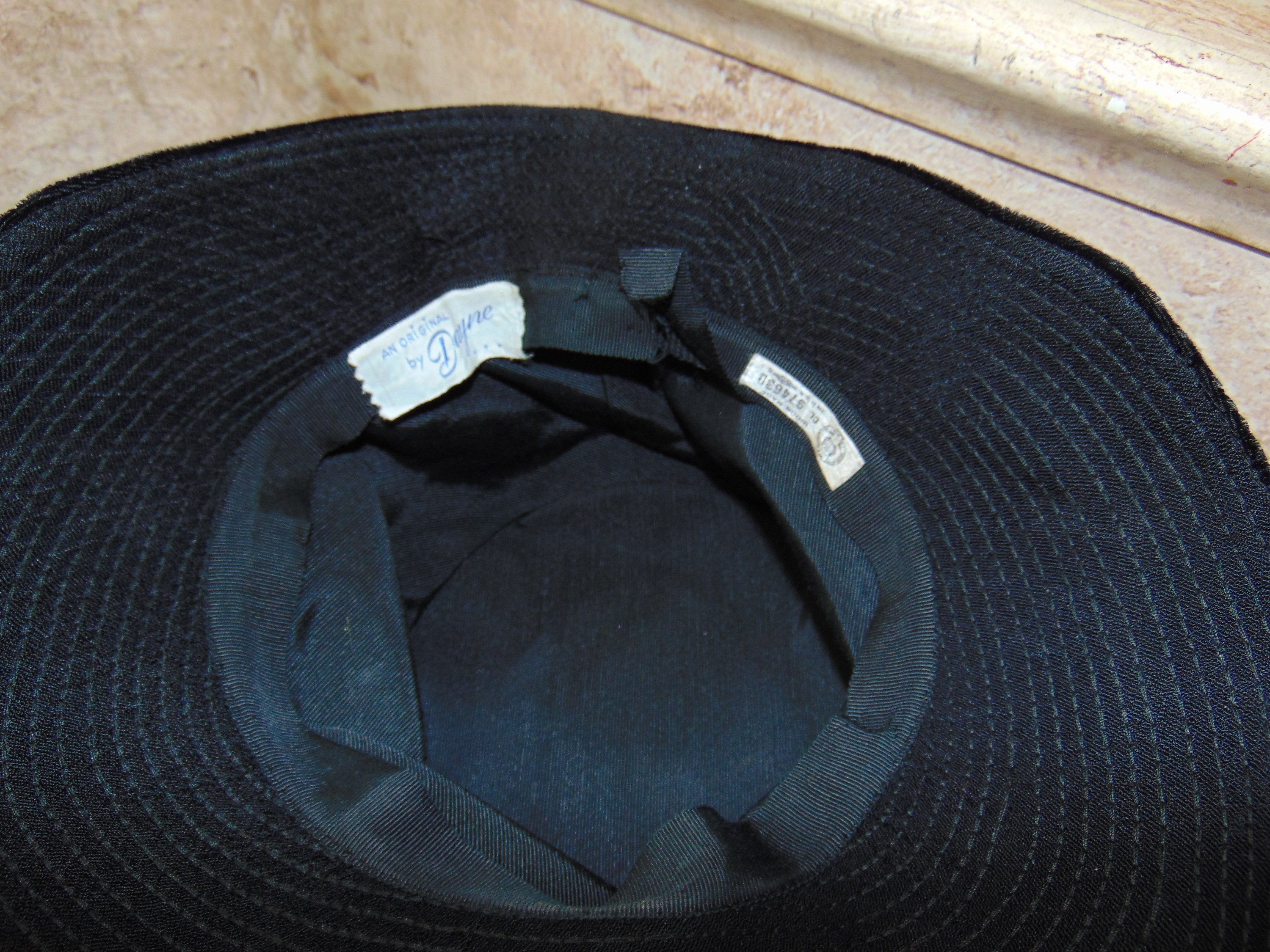 Vintage 1950s Union Made Black Velvet Bucket Hat Vintage Hats Bucket Style Bell Shape Black Velvet White  main image 4