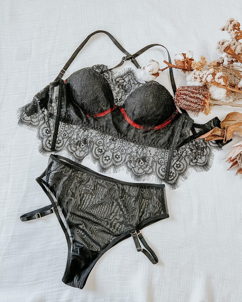 PADDED BLACK BRA lace bra lace bralette black lace bra wire bra padded bustier lace bustier