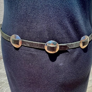 Vintage Classic Mexicana Concho Belt Slim Black Leather Strap + Silver Chromed Conchos - Maximum Waist Size 32”(81.5cm) Womens/Girls Belt