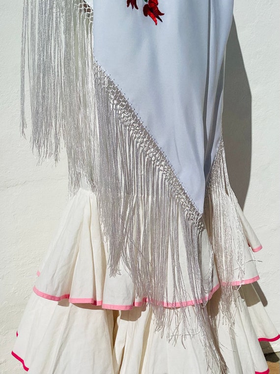 Vintage White Shawl with Bright Colourful Hand Em… - image 10