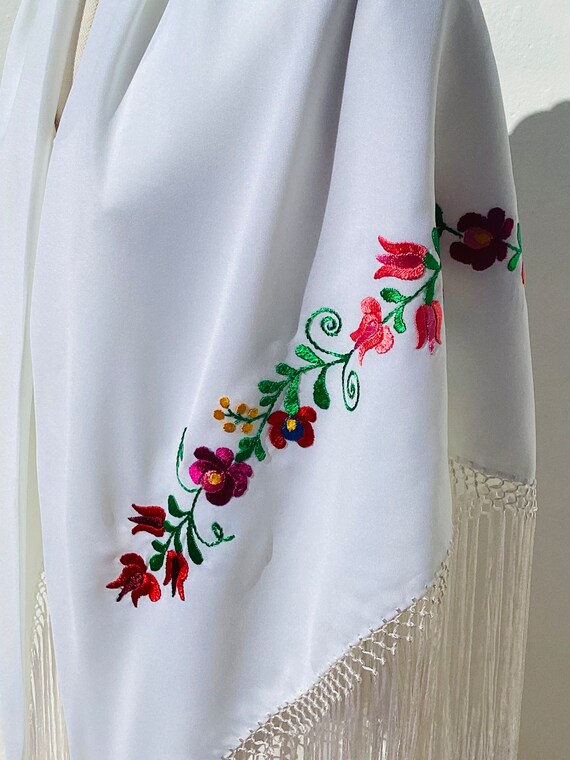 Vintage White Shawl with Bright Colourful Hand Em… - image 2