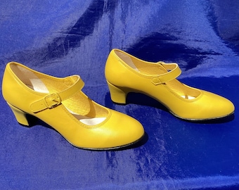 Girl’s Vintage Spanish Yellow Flamenco Dance Shoes Size UK 3 1/2.  US 4 1/2.  EU 36  Made in Spain