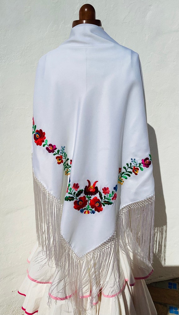 Vintage White Shawl with Bright Colourful Hand Em… - image 5