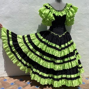 Vintage Spanish Flamenco Dress Stunning Black with Vibrant Lime Green Satin Lace+Ribbon Frills Circle Skirt Size 10UK/6US/38EU Fiesta/Party