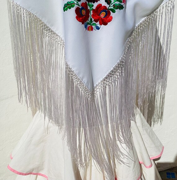 Vintage White Shawl with Bright Colourful Hand Em… - image 6