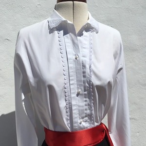 Vintage White Cotton Shirt/Blouse with Lace + Pearl Buttons Size 44EU Bust Size 40”(101cm) Styled in Italy, Made in Spain