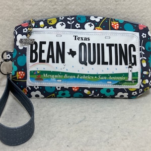 Clematis Wristlet - Sewing theme Quilt Shop plate