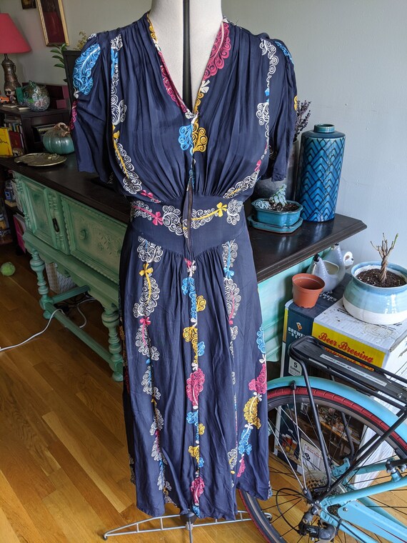 Vintage 1940s Rayon Zip-Front House Coat Dress Fea