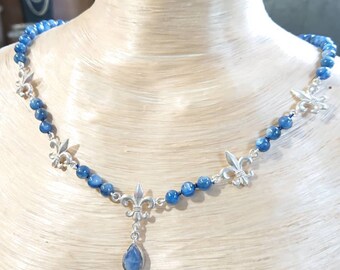 Royal blue kyanite necklace with French lilies in 925 silver