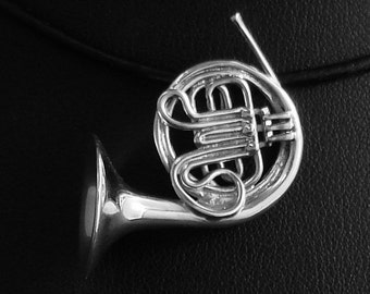 Hänge i sterlingsilver med franskt horn