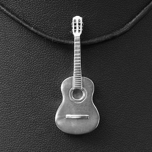 Sterlingzilveren hanger voor klassieke gitaar