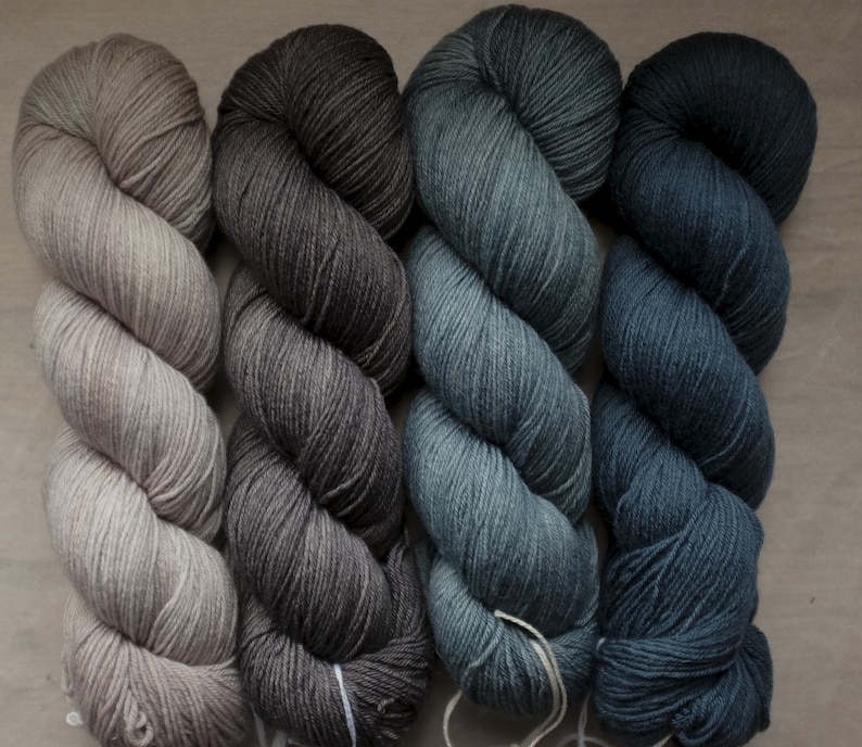 ~95g 4 available sock yarn batch 030419 or 180319* Hydro fingering FLASHMERINO 8515 superwash extrafine merinonylon