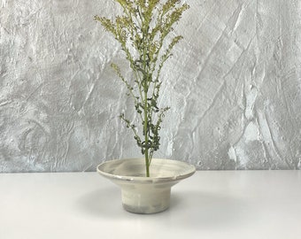 Hakeme Collection - White Ikebana Vase