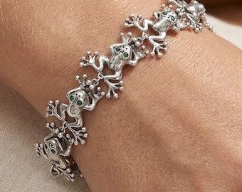 Frog Bracelet, Sterling Silver Amphibian Jewelry, Detailed Hand-Cast Frog Design for Nature Lovers, Herpetology Fans and Collectors FG30-XBR