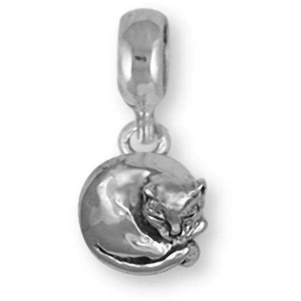 Colgante de gato de plata de ley hecho a mano. Este colgante es compatible con pulseras Pandora® CT38-PNS.