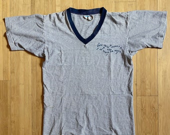 Vintage 70s Champion Blue Bar Night Shirt 1970s V-neck ‘When You’re Friendly You Do Things For People’