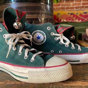 Vintage 80s Green Converse Chuck Taylor All Star Hi Top Made Vintage 80s Green Converse Chuck Taylor All Star Hi Top Made