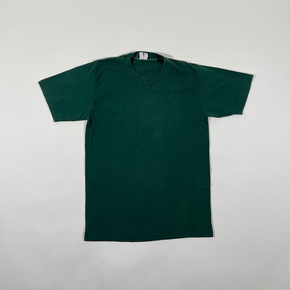 Blank green t shirt sales