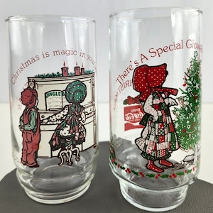 Holly Hobbie Christmas Holiday Drinking Glasses set of 2 / 70s Limited Edition Coca Cola