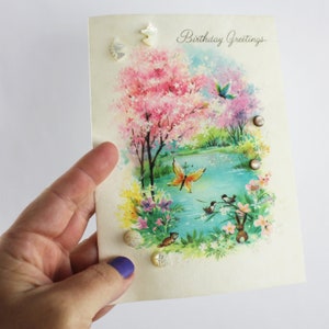 Tarjeta de felicitación de cumpleaños de primavera vintage con aretes de unicornio vintage y aretes de flores / regalo para ella / tarjeta manuscrita