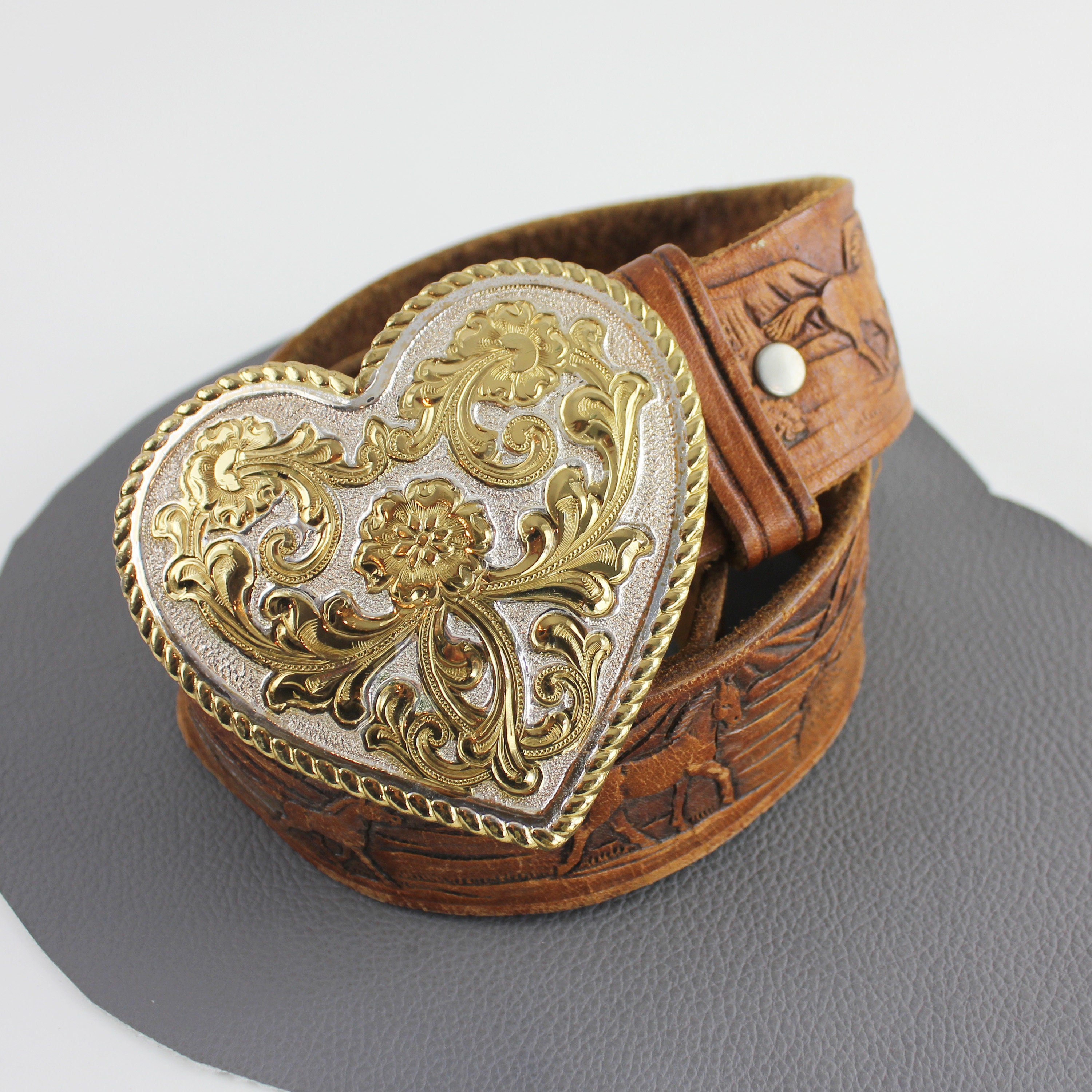 Brown Leather Horse Tooled Western Belt With Silver & Gold Brown Leather Horse Tooled Western Belt With Silver & Gold