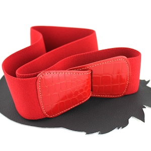 Red Faux Crocodile & Elastic Belt - size Medium / Large