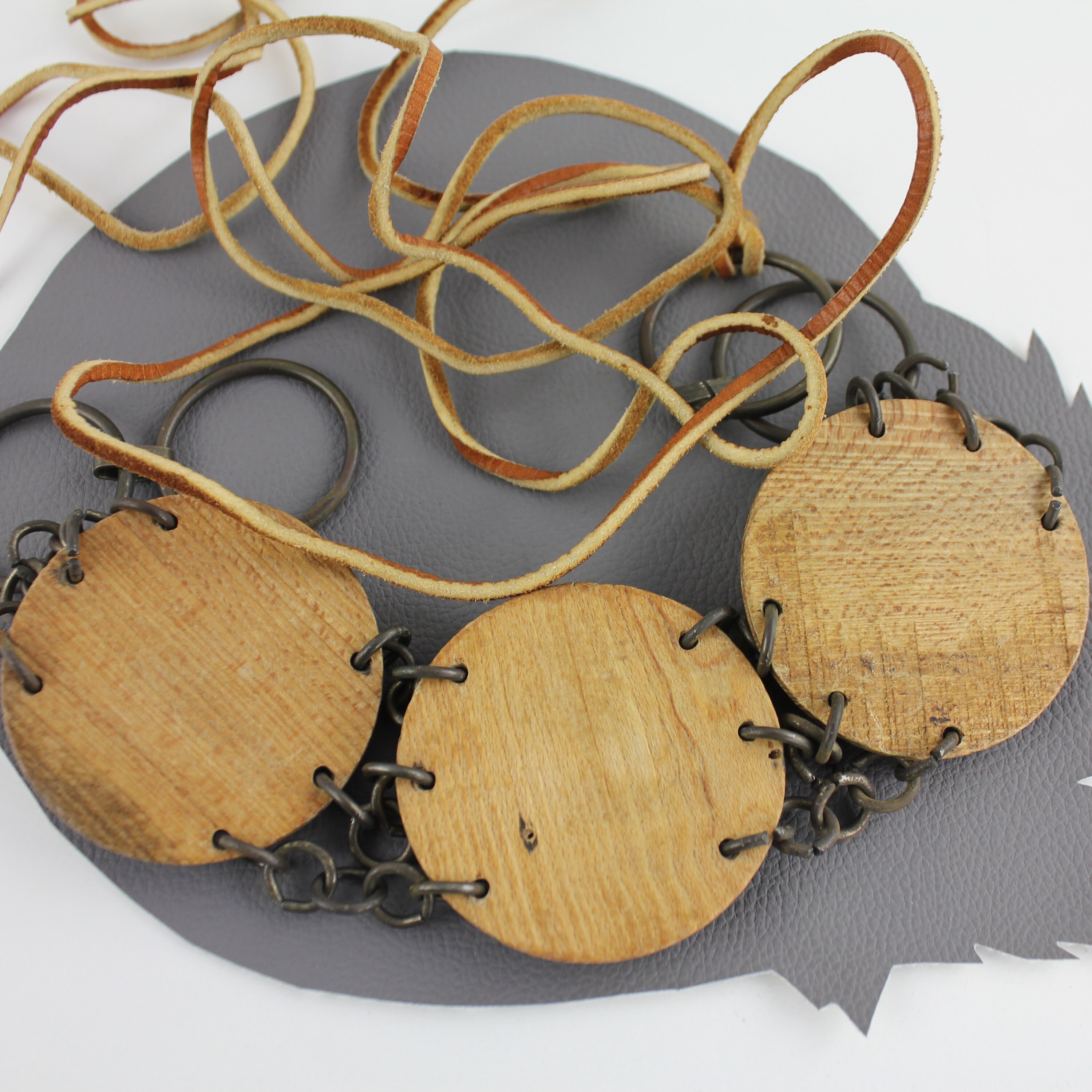 Wood & Brass Cameo Chain Belt / Victorian Inspired Medallion  display picture 1