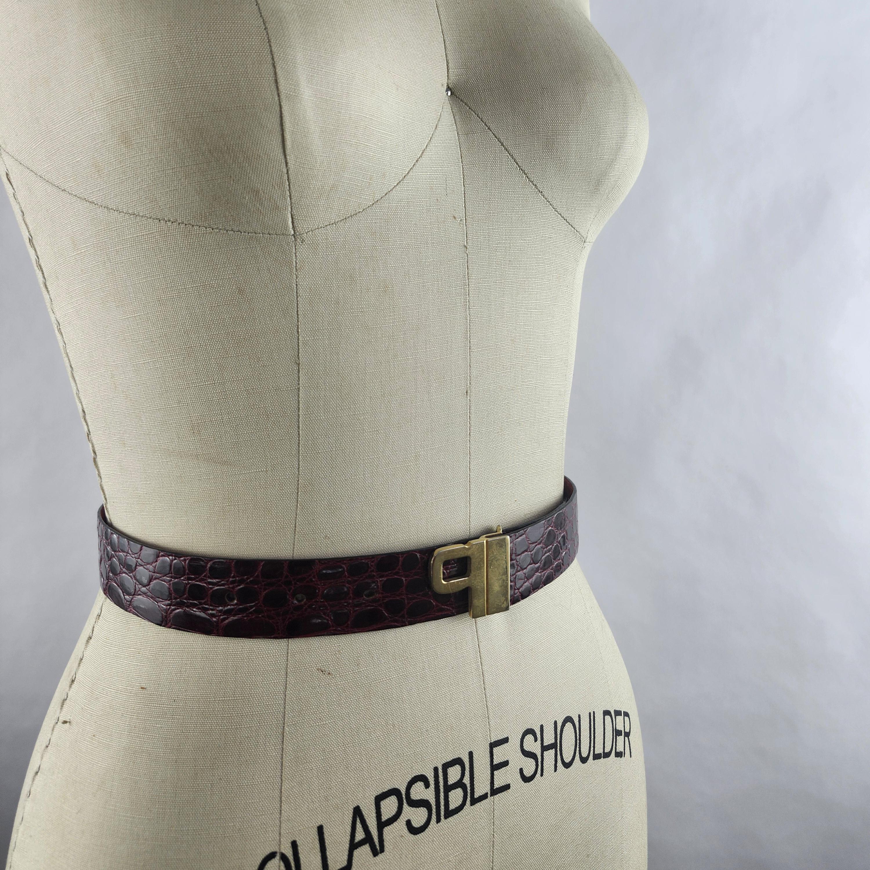 Vintage‎ Burgundy Stretch Belt Round Medallion Buckle 27–32\