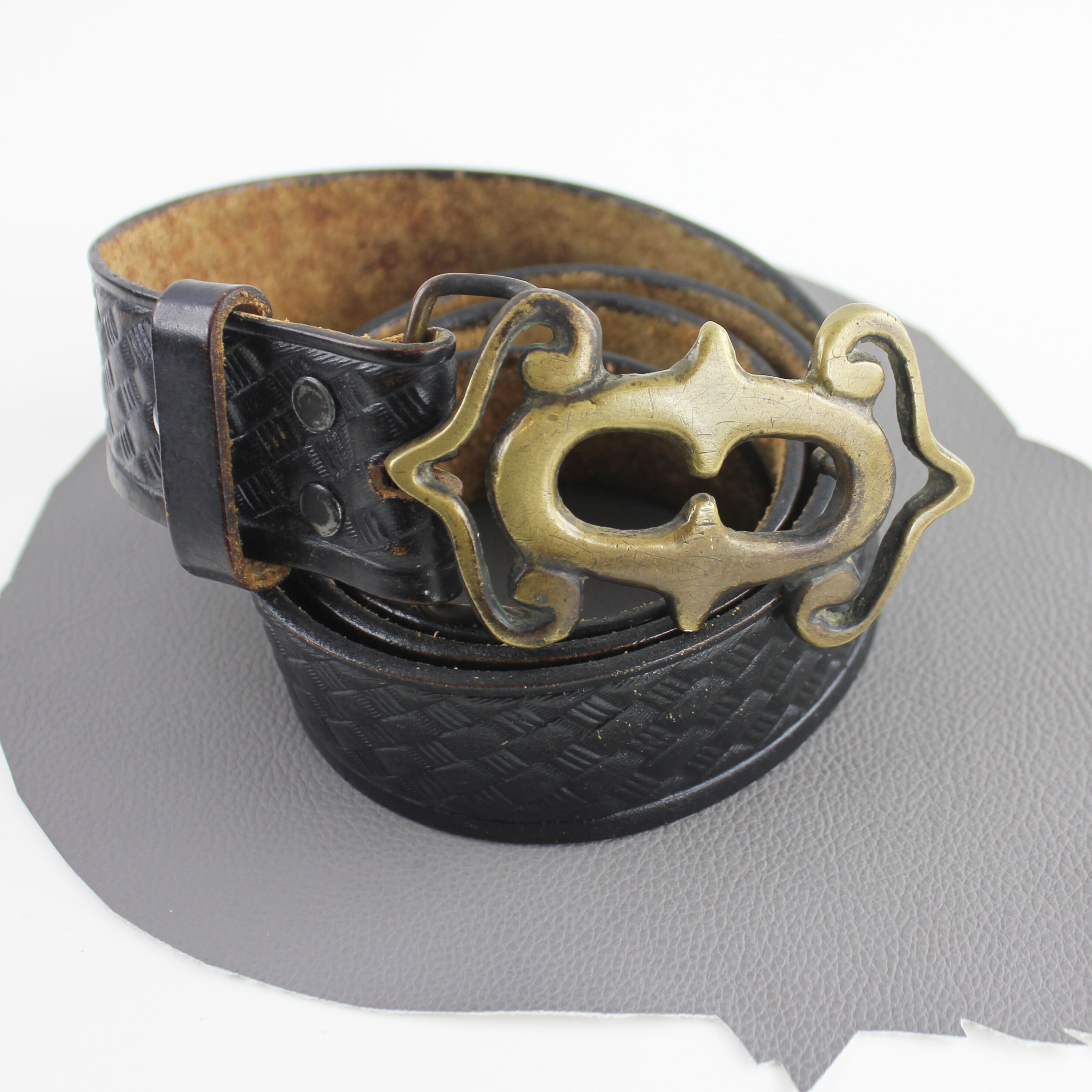 Vintage Black Tooled Leather Western Belt | Crisscross Stitch | Size 38 Floral Embossed Leather Belt - Cellar Leather main image 3