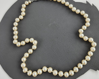 Faux Pearl Vintage Necklace with Sterling Silver Clasp / length 21 3/4 inches
