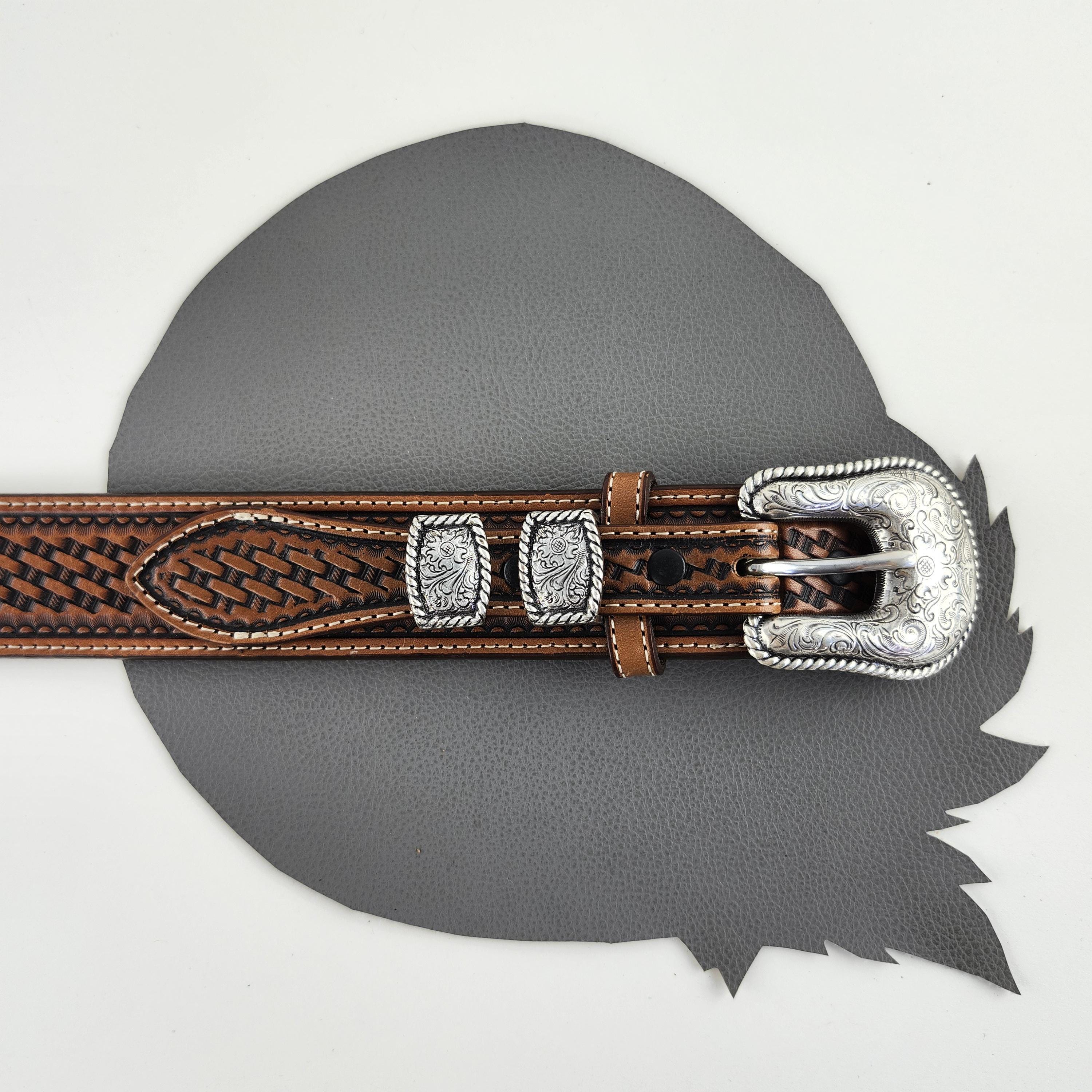 VTG Justin Taupe Western Belt with Silver Whipstitch 3055F - Size 30 Made in USA Justin Men main image 3