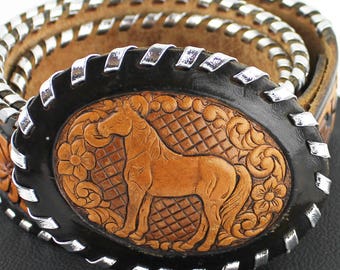 Boucle cheval en cuir repoussé sur ceinture western en cuir repoussé marron et argent Taille 32
