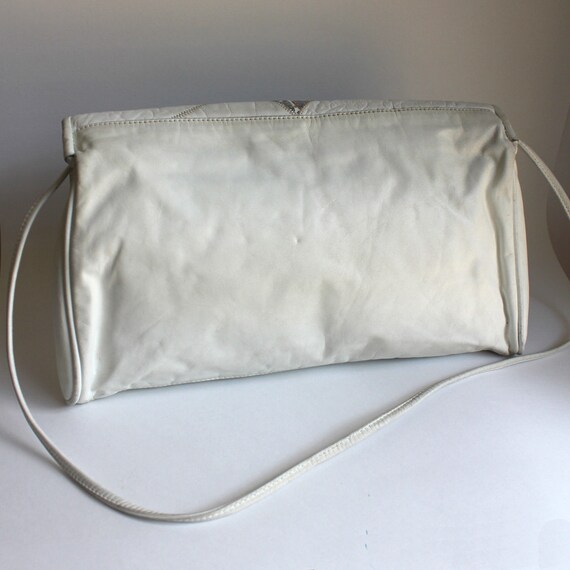 White 80s Leather Vintage Purse with Rainbow Meta… - image 4