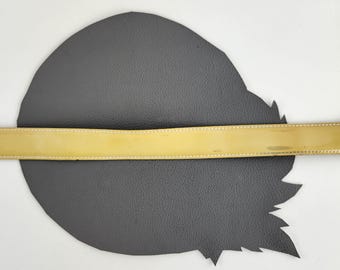 Buttery Yellow Salvatore Ferragamo Vintage Belt With Gold  display picture 1